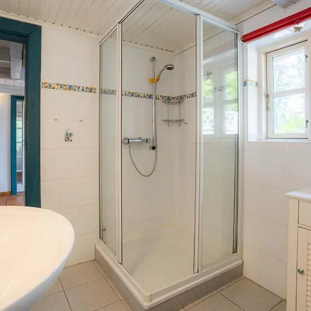 Semesterbostad Seeraeuberhaeuschen Id 442 Tating