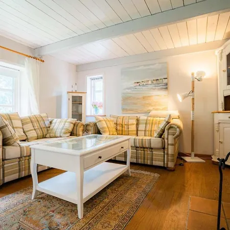 Seeraeuberhaeuschen Id 442 * Tating